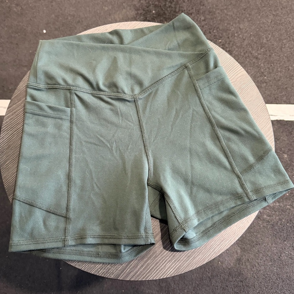 Gilly Hicks• shorts💚